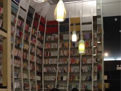 -钟书阁(松江泰晤士小镇店)