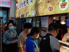 等位区-上海枇杷烤鸭(燕丰商场店)