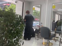 -阿三造型烫染•接发