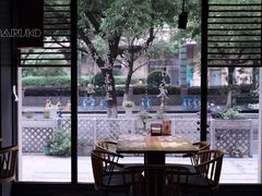 靠窗位-炖物24章·顺时轻养茶(杭州大厦店)