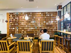 -猫的天空之城概念书店(杭州南宋御街店)