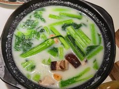 汤淋春菜-原味田园·客家菜·土窑鸡(中航城君尚购物中心店)