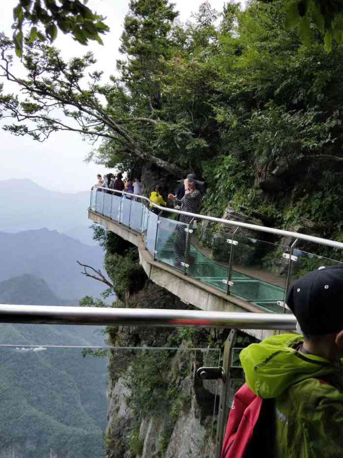 天门山玻璃栈道-"天门山,古称云梦山,嵩梁山,是张家界永定.