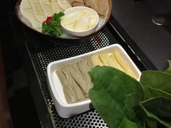 -左庭右院鲜牛肉火锅(金山万达店)