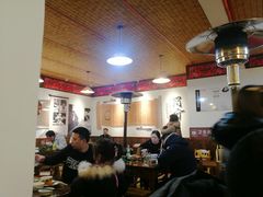 大堂-岳记兴隆·青城腊排铜火锅(融创店)
