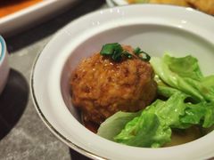 鸭蛋黄狮子头-闫府私房菜·老字号(恒隆店)