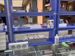 -美式眼镜·授权蔡司.依视路.尼康.豪雅.明月(南翔印象城店)