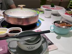 -洪氏嗨捞·广东猪肚鸡·椰子鸡火锅(西咸万象城店)
