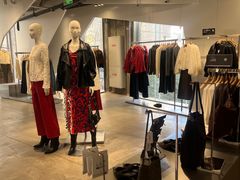 -URBAN REVIVO(上海淮海路大上海时代广场店)