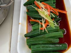 秋葵-肥仔文澳门猪骨煲(南京西路店)