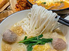 -谭仔米线(皇庭广场店)
