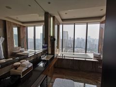 -广州天河希尔顿酒店