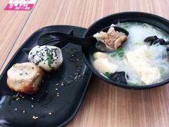 -小杨生煎(金山百联购物中心3楼店)