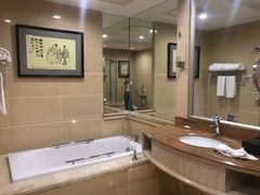 -江门新会碧桂园凤悦凤凰酒店(万达广场店)