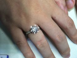 点击看大图 威德钻石-克拉钻专家&D色大本营-威德钻石-克拉钻大本营(南京东路店)