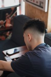 -尤司男士国潮理发馆
