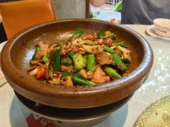 -阿瓦山寨·湘菜现炒·剁椒鱼头王(咸阳总店)