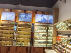 -LOOK眼镜·蔡司依视路配镜(宝山万达店)