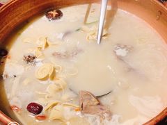 -三人行骨头王火锅(长寿店)