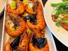 油焖大虾配黑蒜-Brut Eatery Wine Bar & Restaurant (建国东路店)