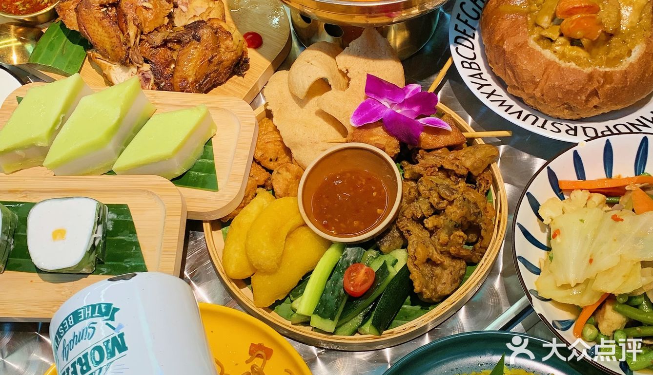 昆明探店｜泰国街边橙色房子里吃泰式大排档
