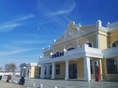 -甘南服务区-停车场