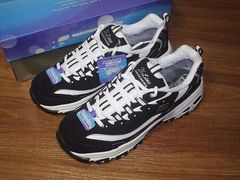 -SKECHERS 斯凯奇(上海国际时尚中心店)