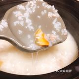 十五分钟快手早餐！营养美味的皮蛋瘦肉粥