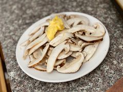 松茸-宏宏无烟石板烧烤