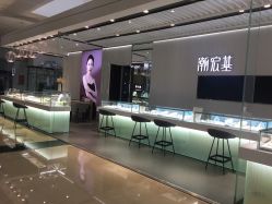 -潮宏基珠宝旗舰店(苏宁广场店)