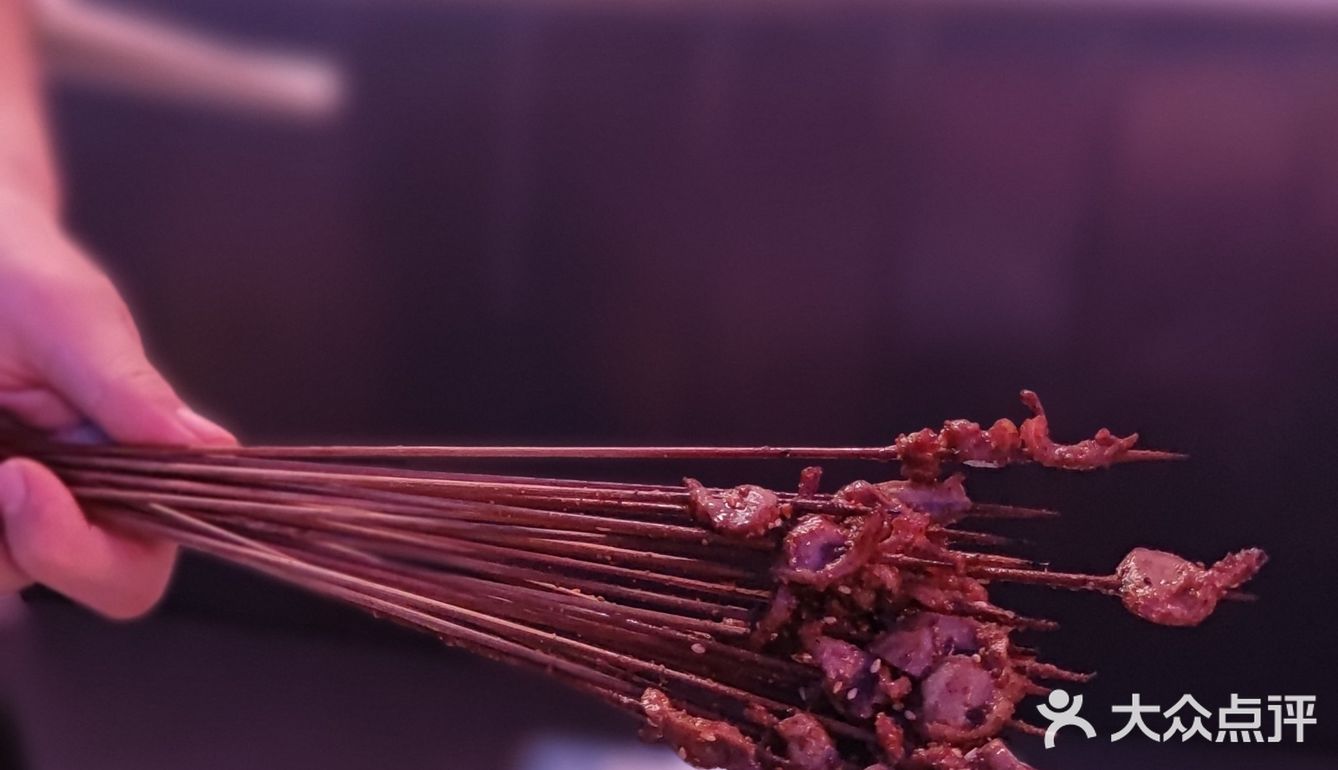 当高科技夜店风遇到了烧烤