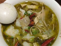 -渝是乎酸菜鱼(龙旗购物中心店)