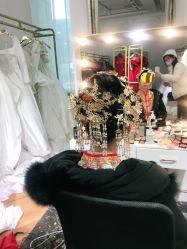 -觅白婚纱礼服馆