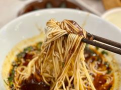 -李与白包子铺(桐梓林店)