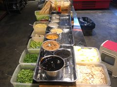 自助取餐区-钢管厂歆瑞源油卤串串香(春熙路太古里店)