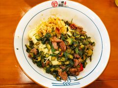 黄瓜皮炒牛肉干拌粉-刘氏三和面馆