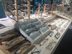 -Trend1881视光·蔡司视觉(领展广场店)