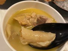 -鲜入围煮花胶鸡海鲜火锅