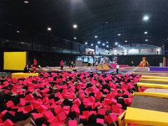 -嘿哟动霸CHUA·新潮玩运动娱乐中心·蹦床滑冰团建乐园