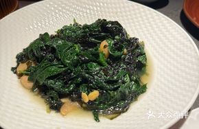 Fresh Purple Seaweed Stir-fried with Sweet Potato Leaves
