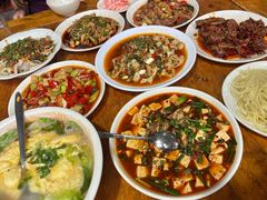 -茅屋大酒店