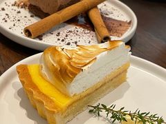 -Chom Cafe and Restaurant