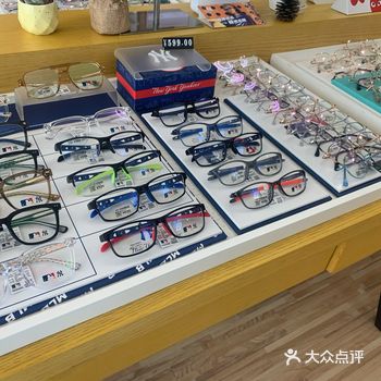 因为是冲着他们配眼镜据说很速度