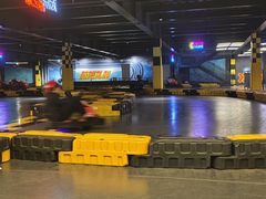 -极限PLAY运动娱乐新世界·团建派对表演休闲馆·室内高空游乐园