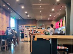 大堂-星巴克(天津滨海国际机场1店)