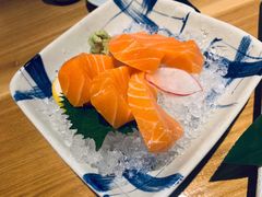 三文鱼刺身-初居食屋日式料理(万象城购物中心店)