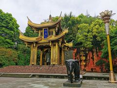 -峨眉山报国寺