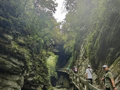 -龙水峡地缝景区