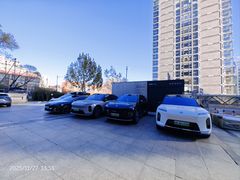 -蔚来中心(北京中关村店)