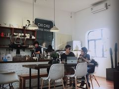 -彳亍咖啡·这里(水湾路店)